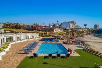Dog-Friendly Suite with Kitchenette, Heated Outdoor Pool, Hot Tub, Terrace, AC - con vistas al mar