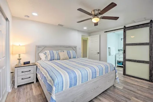 Riverfront Home w/ Putting Green & Boat Dock! - Homestays