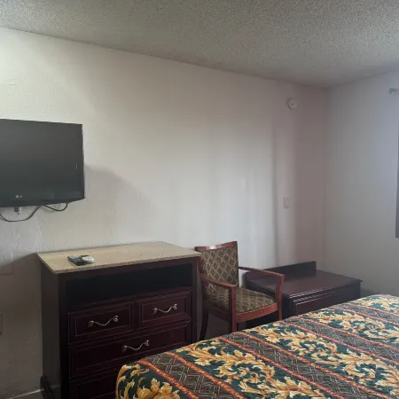 Nampa Inn & Suites