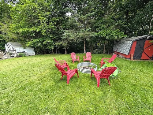 Renovated Ravine Cottage | Walk to Beach | Sleeps 8 | A/C, BBQ, & Firepit - Wi-Fi