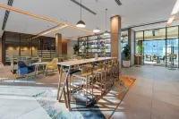 Hotel Grand Chancellor Auckland - parking