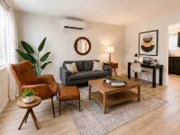 Cozy & Quiet - KING Bed - Full Kitchen - 6 Minutes to Kadlec, 5 miles to PNNL. - 4-Star