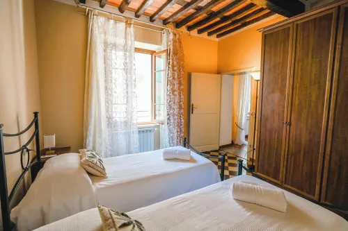 Exclusive 3-Bedroom Apartment with Air Conditioning - Unbeatable Location - Rooftop Terrace - Apartments