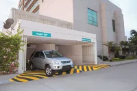 Holiday Inn GUAYAQUIL AIRPORT by IHG - Parking