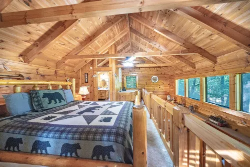 Cozy Cabin Escape 7Mins to Pigeon Forge Hot Tub - Condos