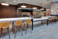 Embassy Suites by Hilton Nashville South Cool Springs - breakfast