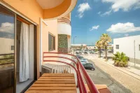 GuestReady - Deluxe home with terrace in Caparica - 3-Star