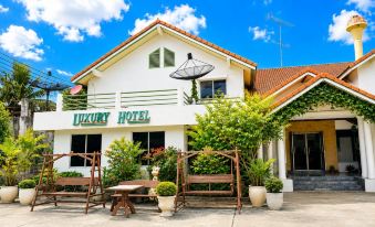 Luxury Hotel
