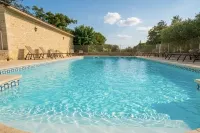 Uzès: "L'Olivier" Apartment in a Country House, 10 Minutes on Foot from downtown—July Discount - 3-Star