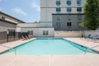 La Quinta Inn & Suites by Wyndham Danbury - Uima-altaat