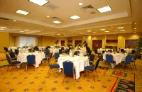 DoubleTree by Hilton Greensboro - parking