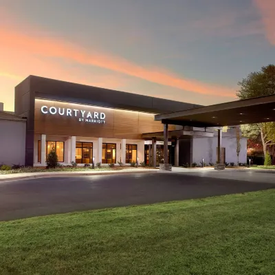 Courtyard Charlotte SouthPark Отели рядом с достопримечательностью «Торговый центр SouthPark»