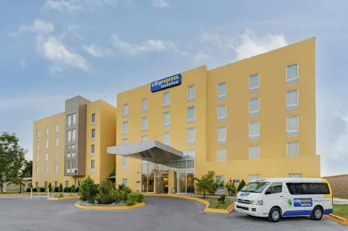 City Express by Marriott Tula - parking