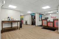 Red Roof Inn & Suites Tomah - Bãi đậu xe
