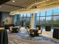 Marriott Marquis Houston Hotels near TDECU Stadium