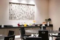 AC Hotel Seattle Bellevue/Downtown - breakfast