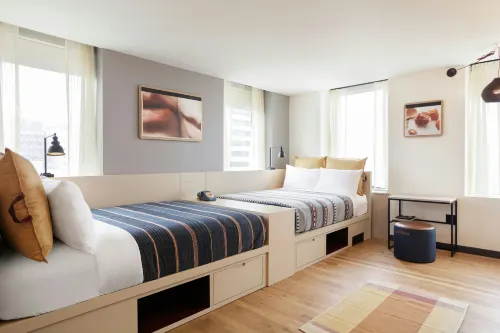 Moxy Richmond Downtown - Cho phép mang theo thú cưng
