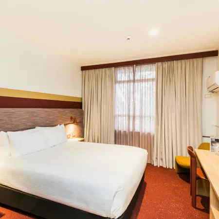 Statesman Hotel