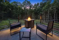 Secluded modern cabin with hot tub - Chalets