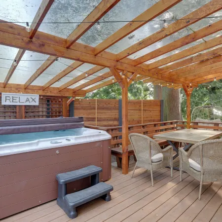 Farmhouse w/ Private Hot Tub < 1 Mile to Birch Bay