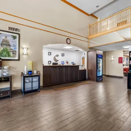 Comfort Suites Airport