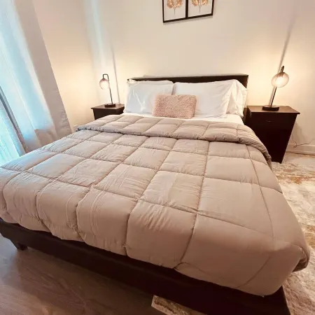 Modern 2BR,2BA Near Brock & Niagara