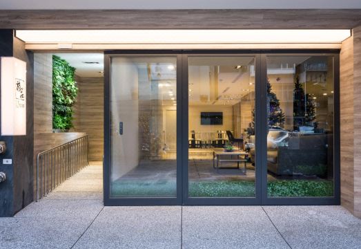 어홈 호텔 주변