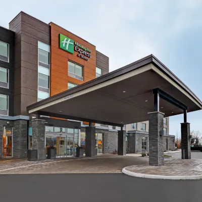 Holiday Inn Express & Suites COLLINGWOOD by IHG Hotels near Orchard Express