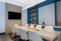 Tryp by Wyndham Orlando - 4-Star
