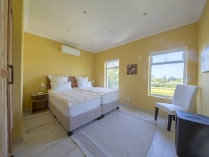 Superior 4-Star-Apartment Graded by Aa and Tgcsa Close to Constantia Wineroute