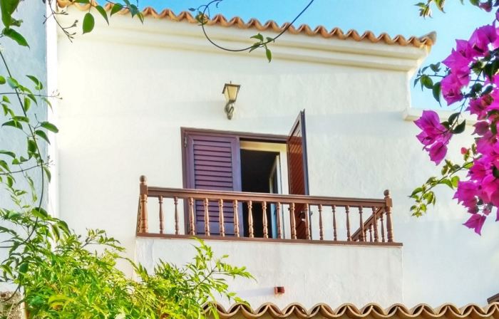 Casa Sarita - Well Maintained House in Chayofa with Pool