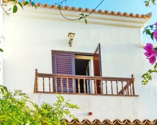 Casa Sarita - Well Maintained House in Chayofa with Pool Hotels in Chayofa