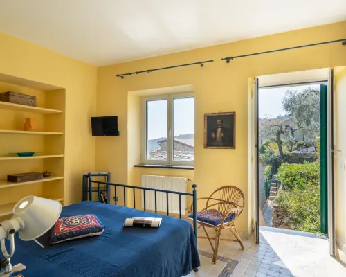 Laura (Dol281) Hotels in Dolcedo