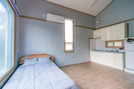 Gurye Byeolyijun Pension Отели в г. Куре