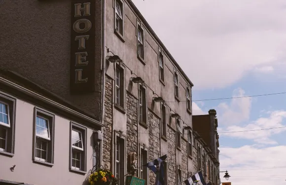 法納姆亞姆斯酒店