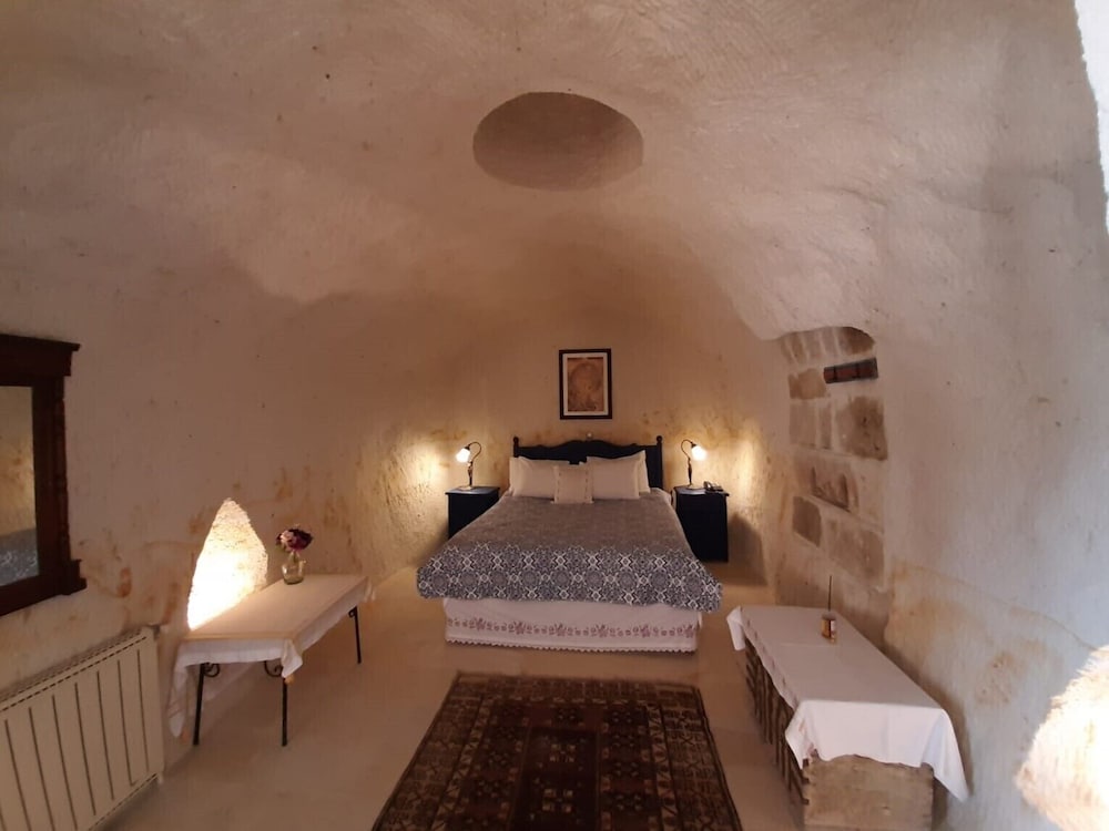 Elkep Evi Cave Hotel