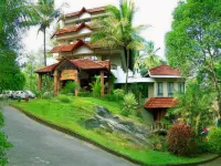 Green Gates Hotel فنادق في Kalpetta