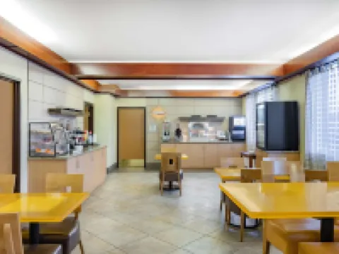 La Quinta Inn & Suites by Wyndham Helena Hotels in Helena