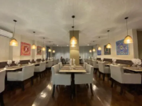 Fly Inn Madagascar Hotel - Navette Gratuite H24 - à 300m de l'Aéroport International โรงแรมในอานตานานารีโว