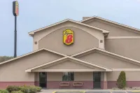 Super 8 by Wyndham Youngstown/Austintown Отели рядом с достопримечательностью «Strock Stone House»