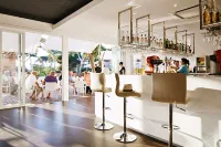 Globales Cala Blanca - Quầy bar