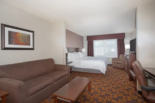 Holiday Inn Express & Suites Yankton