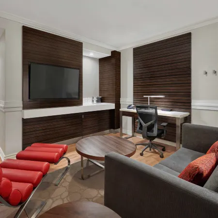 Delta Hotels Edmonton Centre Suites