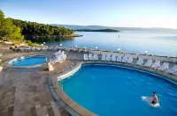Fontana Bayside Park - Apartments