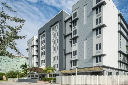 SpringHill Suites Miami Downtown/Medical Center Отели рядом с достопримечательностью «Портмайами»