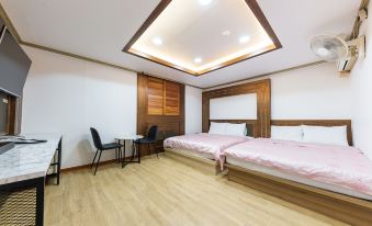 Gimcheon Top