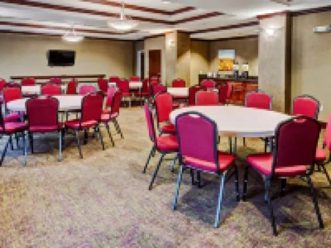 希爾頓歡朋酒店-範布倫 克勞福德縣酒店