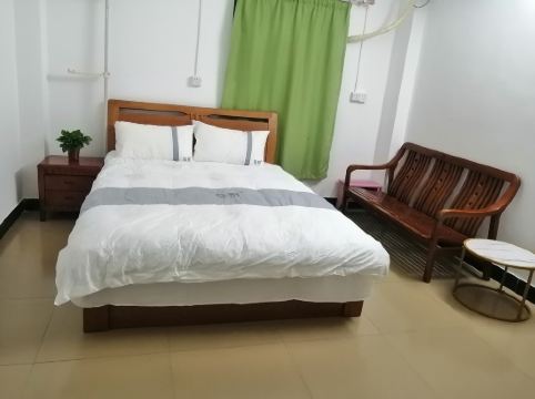 青青河邊草1公寓（沿江東路分店）