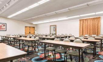 Quality Inn & Suites Miamisburg - Dayton South