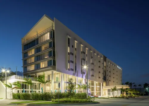 DoubleTree by Hilton Miami Doral - Parking